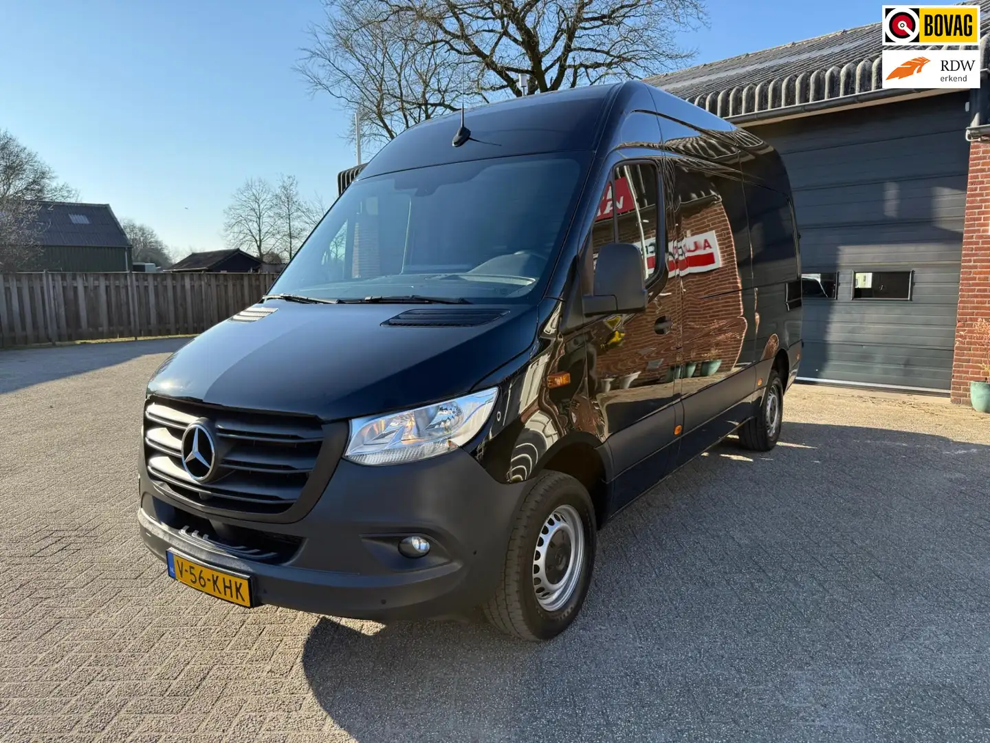 Mercedes-Benz Sprinter 317CDI L2H2 360 Camera MBUX PDC Geveerde stoel Zwart - 1