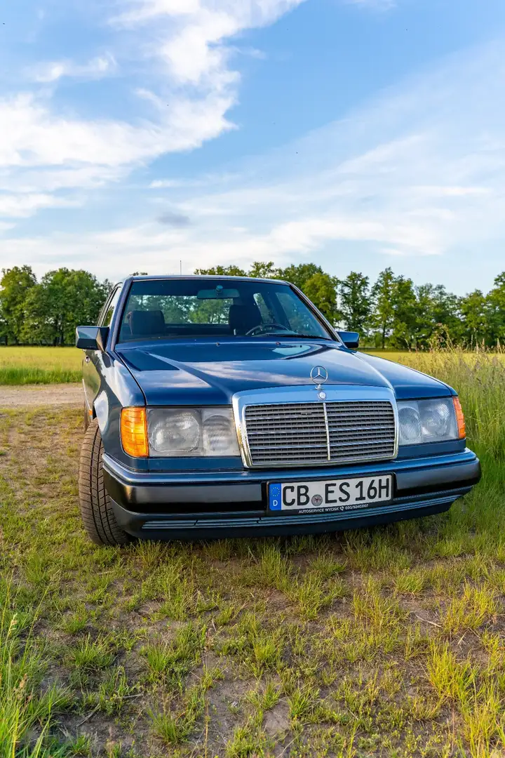 Mercedes-Benz E 200 Mavi - 1