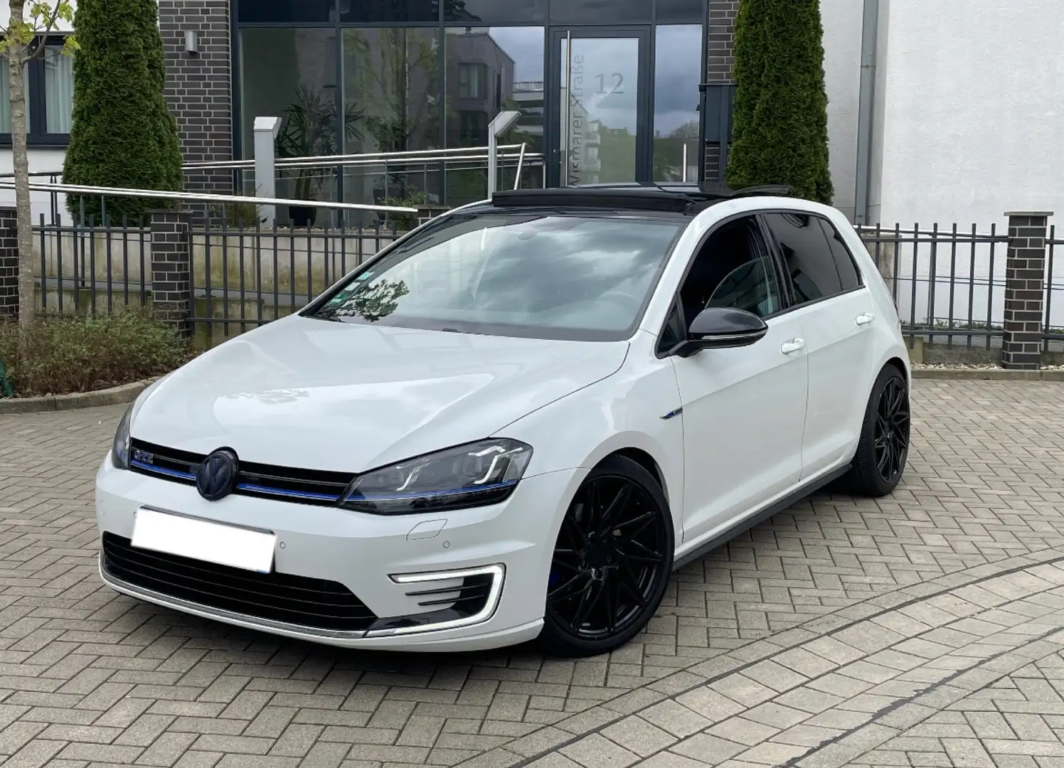 Volkswagen Golf 1.4 GTE Plug-In-Hybrid DSG Panorama Weiß - 1