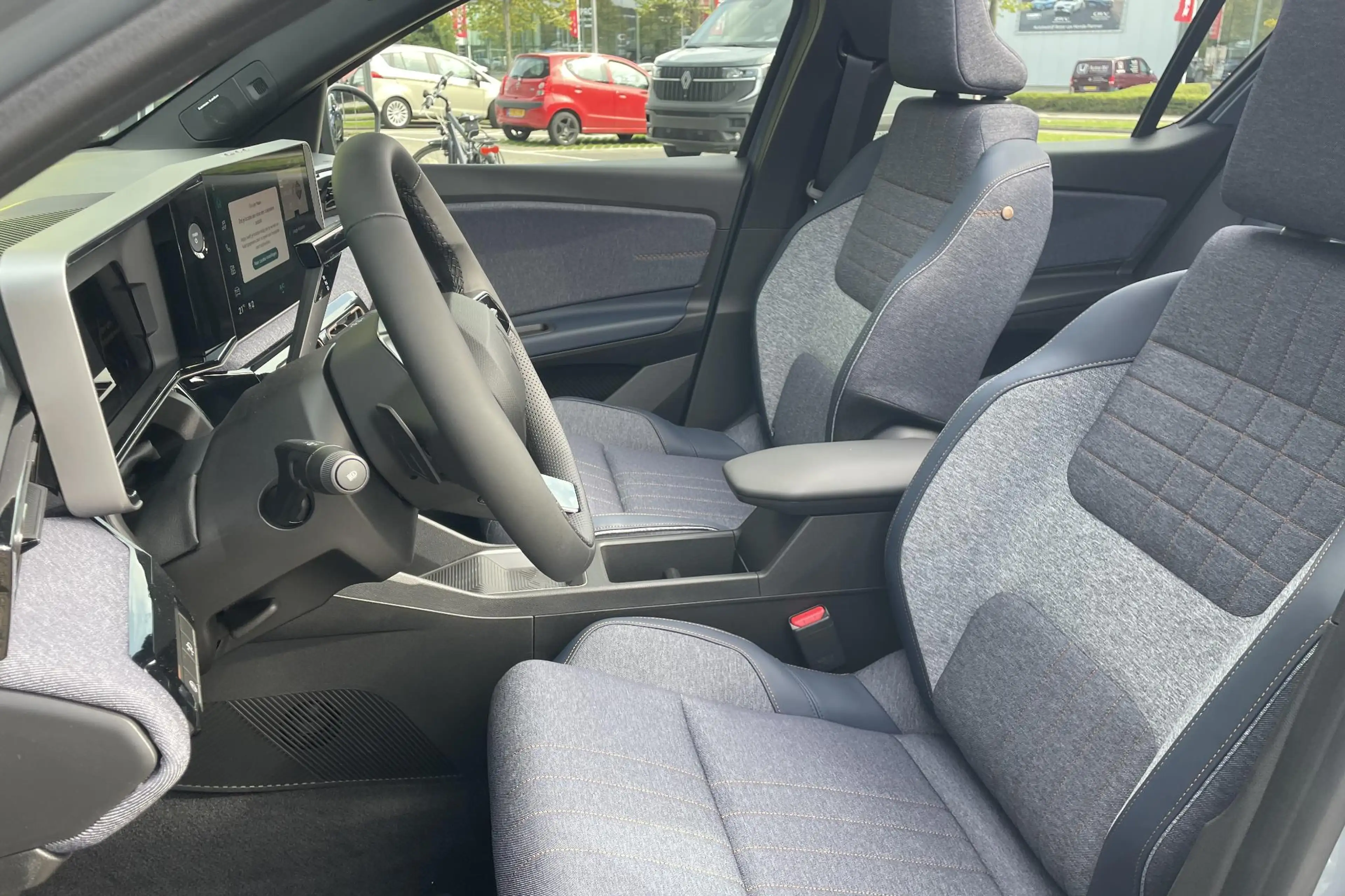 Renault R 4 comfort range techno Plein Sud canvas dak 52 kWh — photo 6