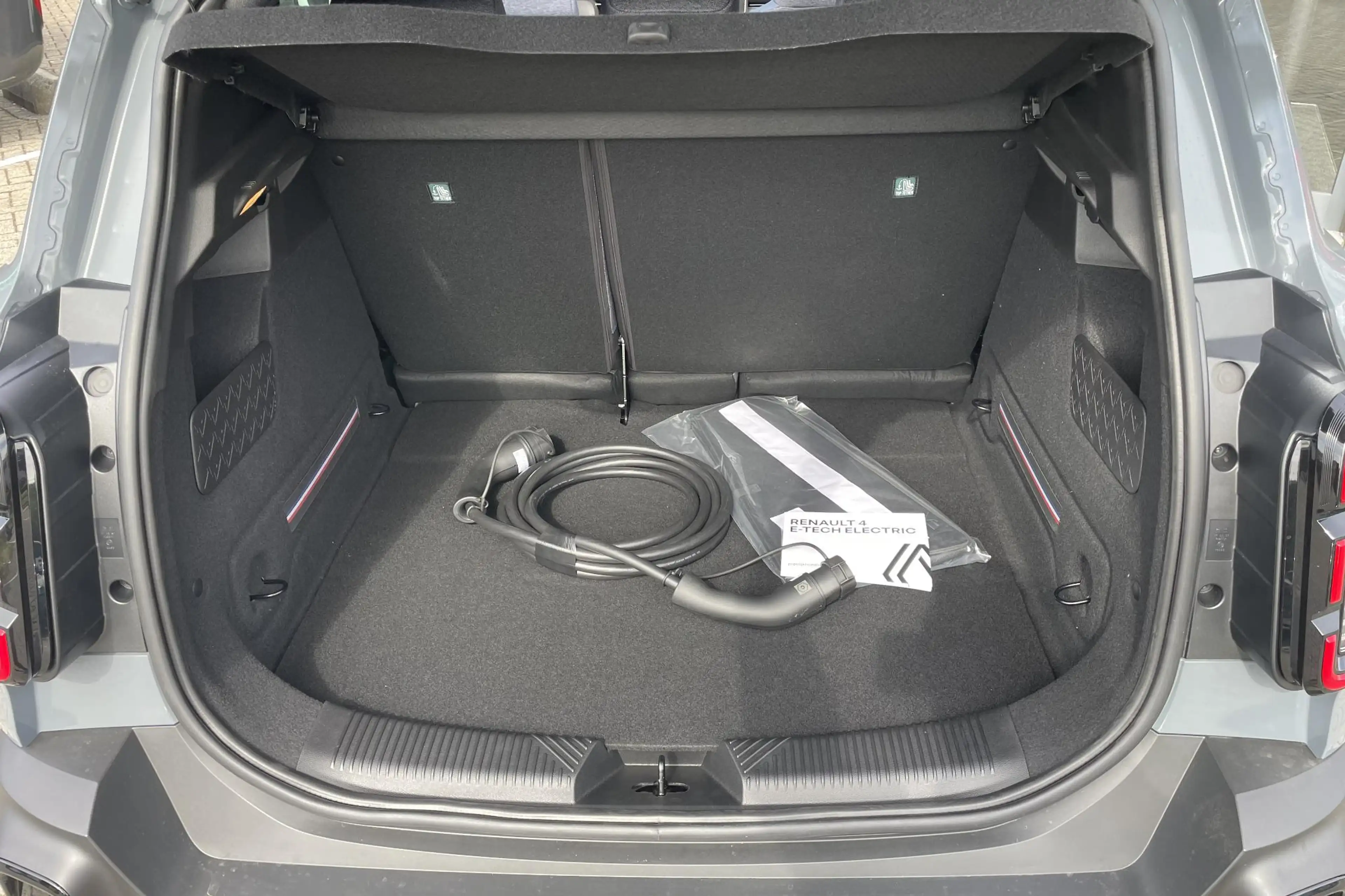 Renault R 4 comfort range techno Plein Sud canvas dak 52 kWh — photo 9
