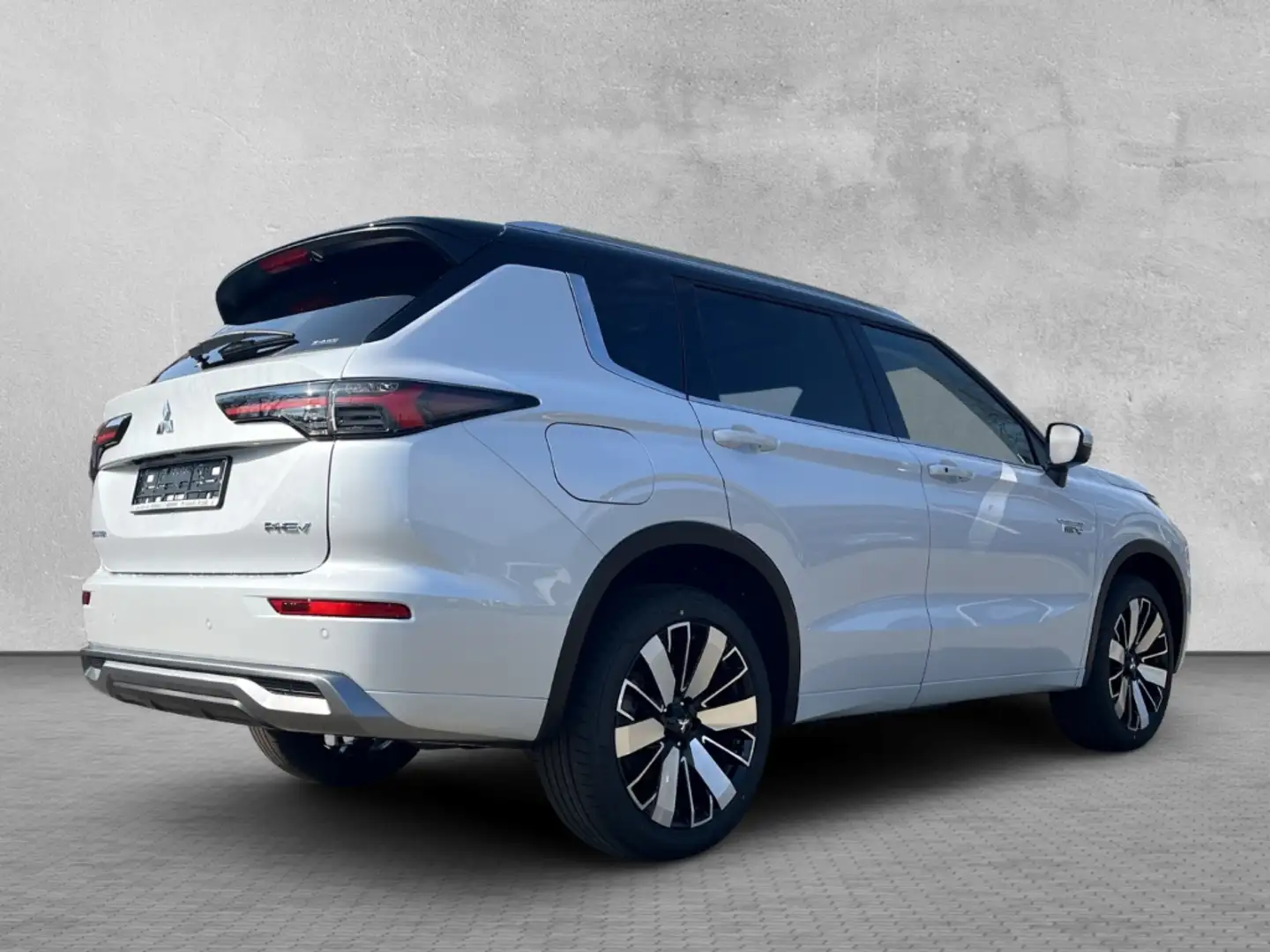 Mitsubishi Outlander TOP / UPE: 62.380,- € / 2.4l PHEV S-AWC Weiß - 2