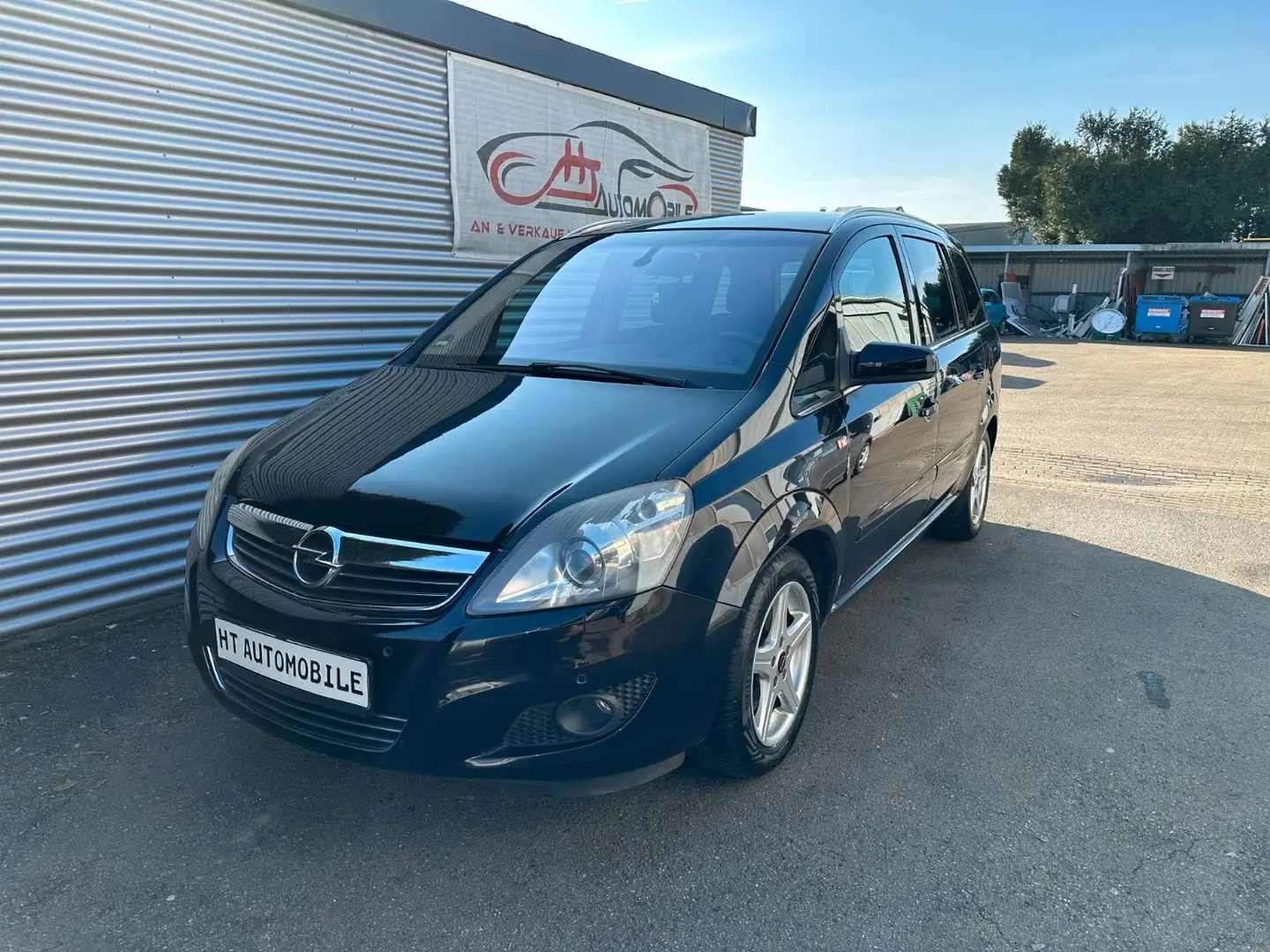Opel Zafira 2.2 XENON/AHK/SHZ/KLIMAA/7-SITZER/TEMPOM Schwarz - 2