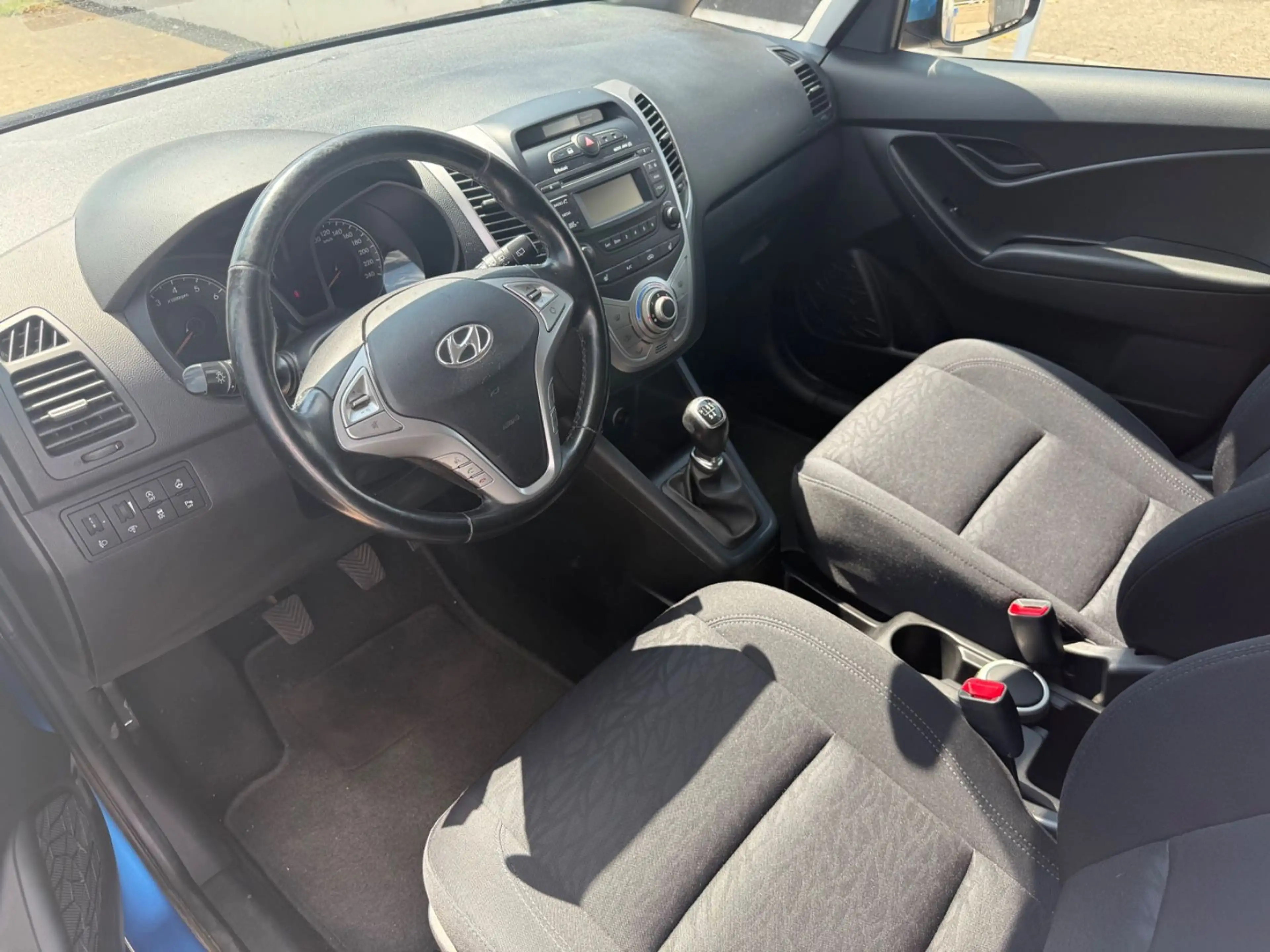 Hyundai iX20 blue Passion aus 1 Hand+ USB+PDC+BC+MFL+SIT — photo 10