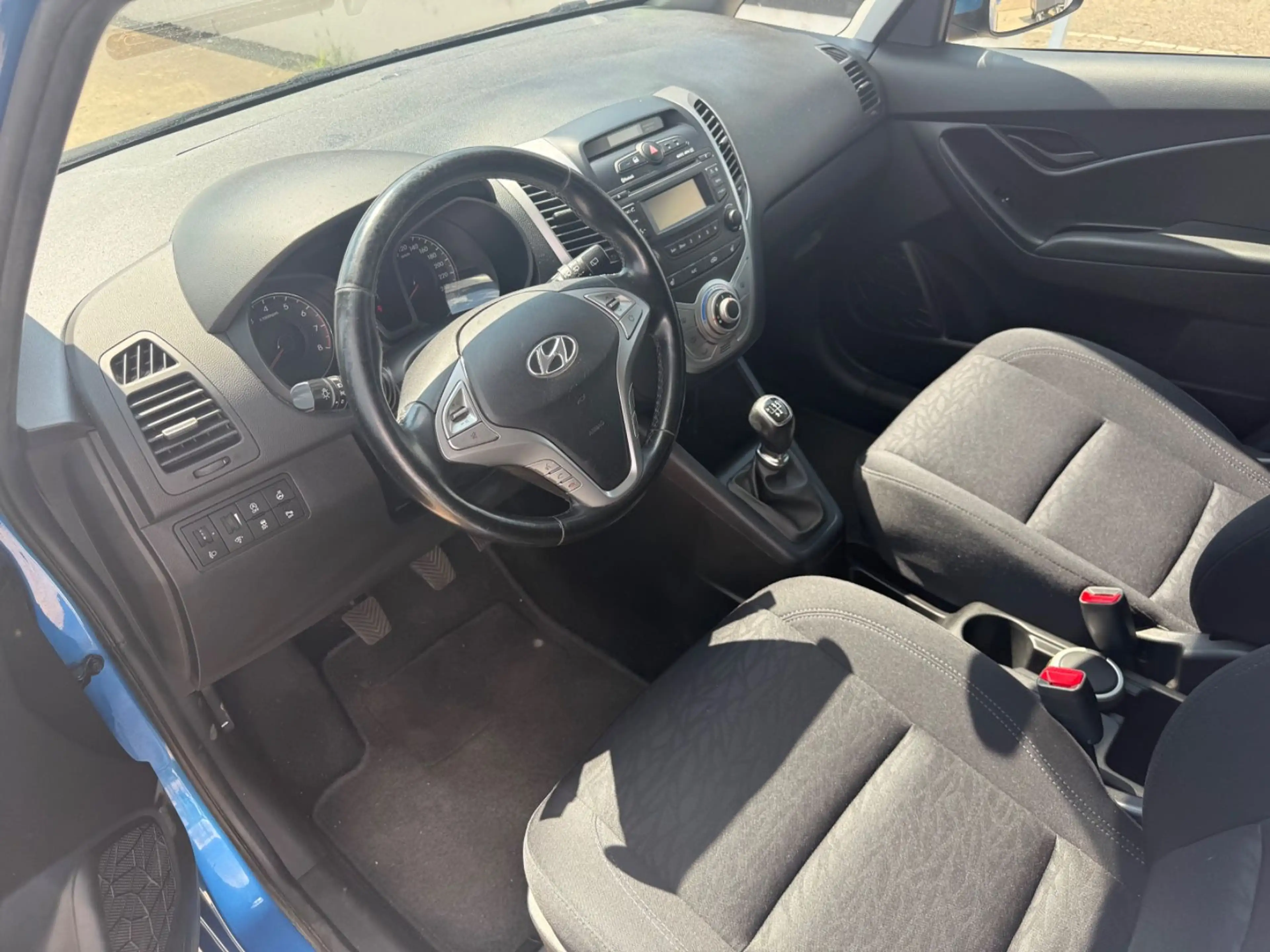 Hyundai iX20 blue Passion aus 1 Hand+ USB+PDC+BC+MFL+SIT — photo 8