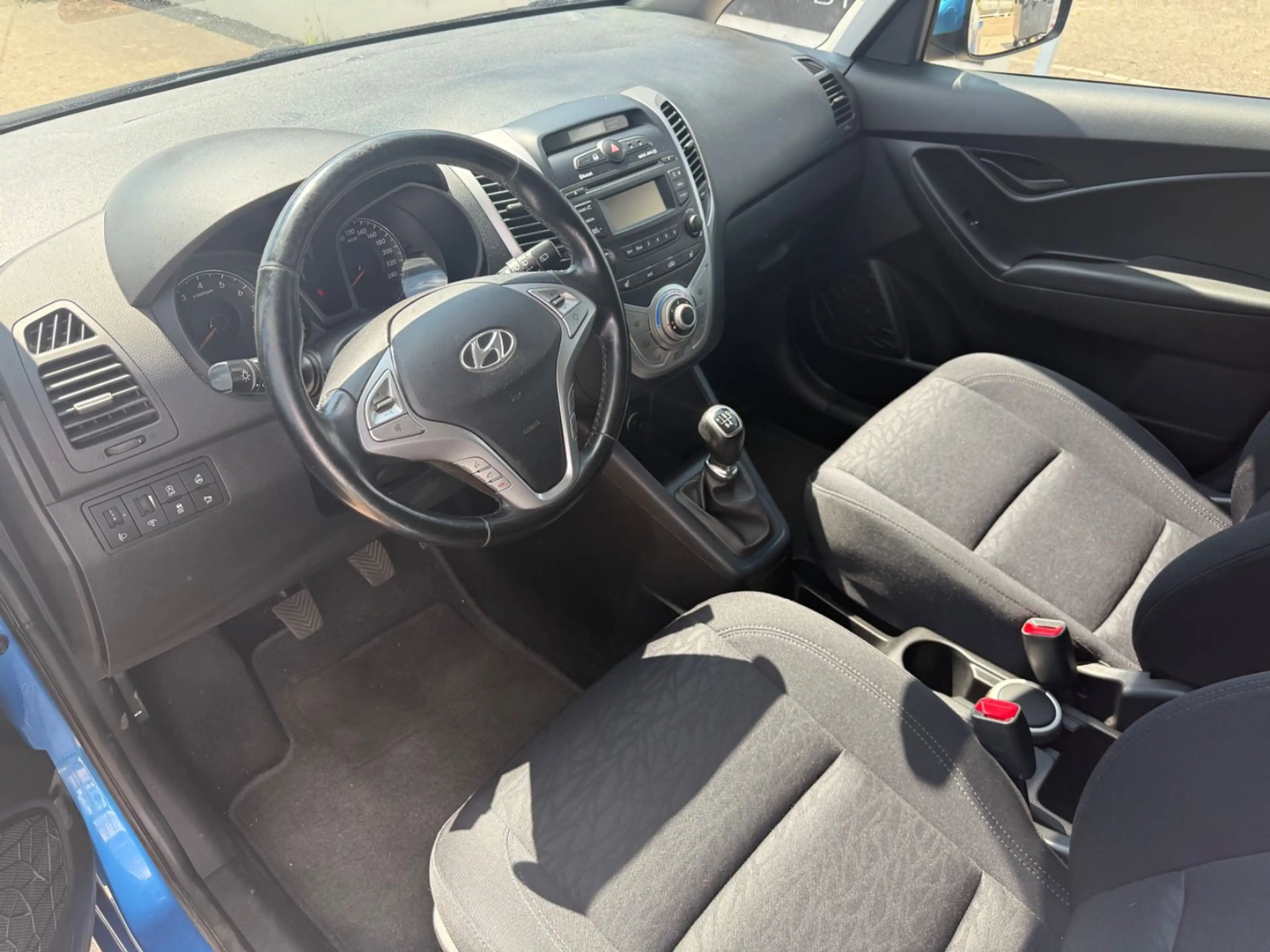 Hyundai iX20 blue Passion aus 1 Hand+ USB+PDC+BC+MFL+SIT — photo 9