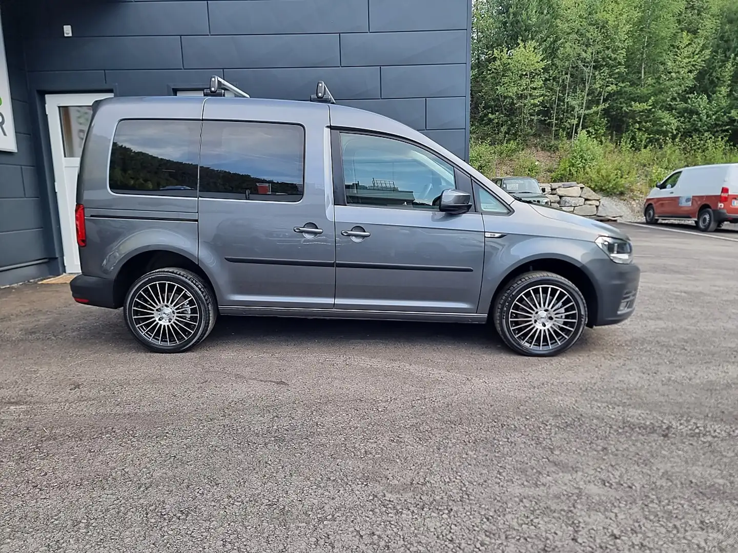 Volkswagen Caddy Kombi 2,0 TDI 4MOTION//ANHÄNGERKUPPLUNG//ALUFEL... Grau - 2