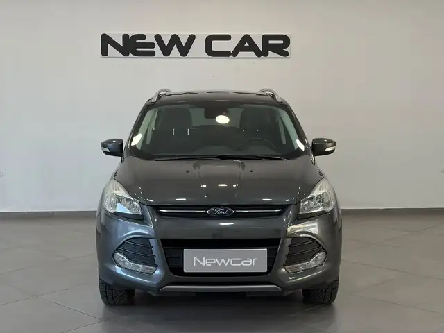 Ford Kuga view 3