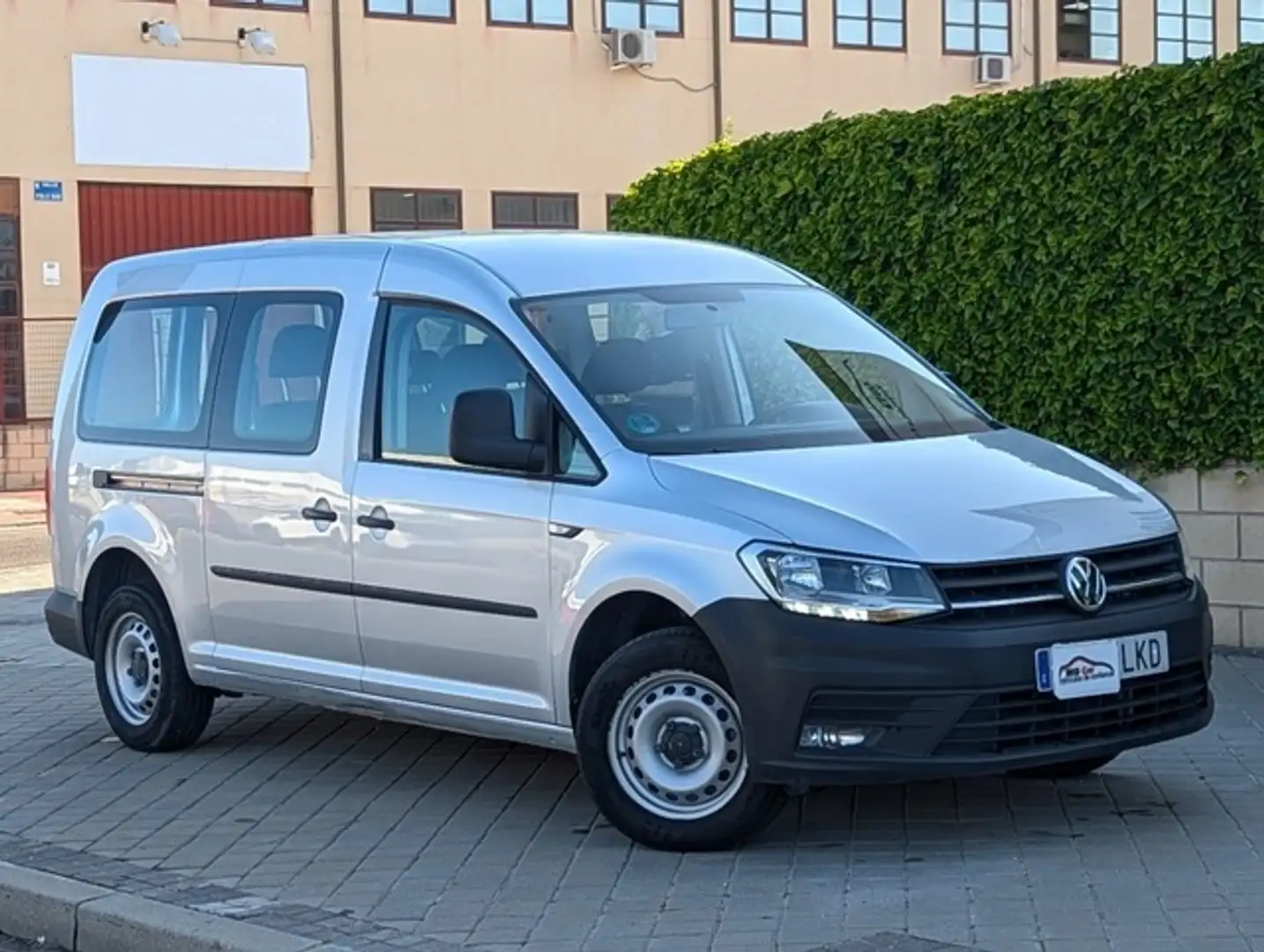 Volkswagen Caddy Maxi 2.0TDI Kombi 75kW Gris - 1