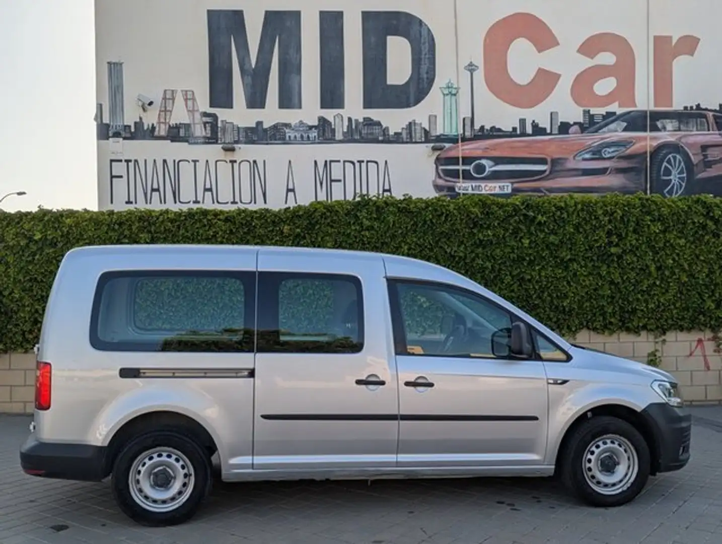 Volkswagen Caddy Maxi 2.0TDI Kombi 75kW Gris - 2