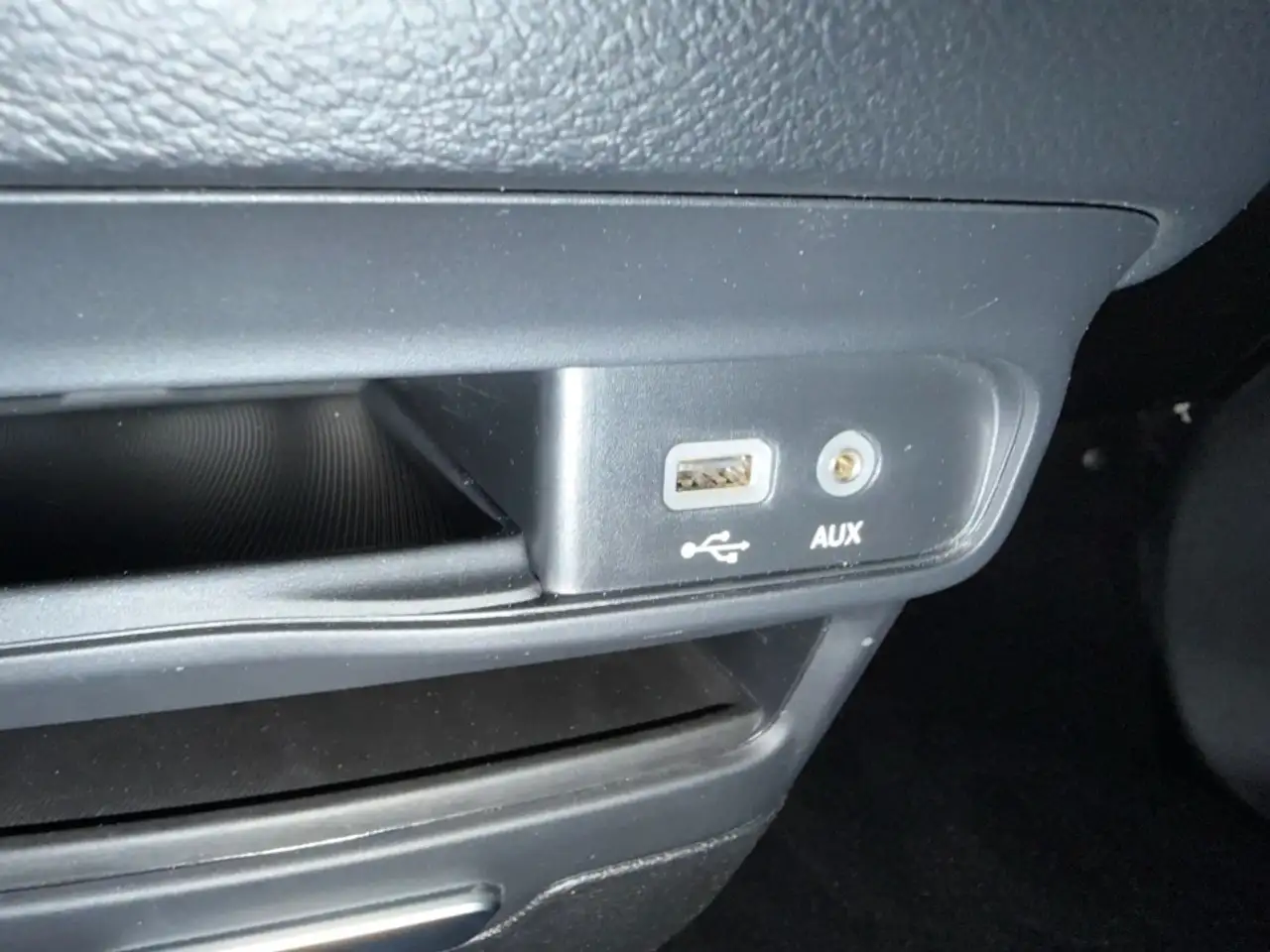 Chrysler Pacifica photo Chrysler Pacifica