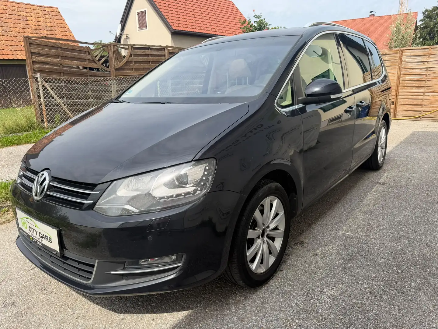Volkswagen Sharan Highline BMT 2,0 TDI DPF. ERSTBESITZ!!! - 2