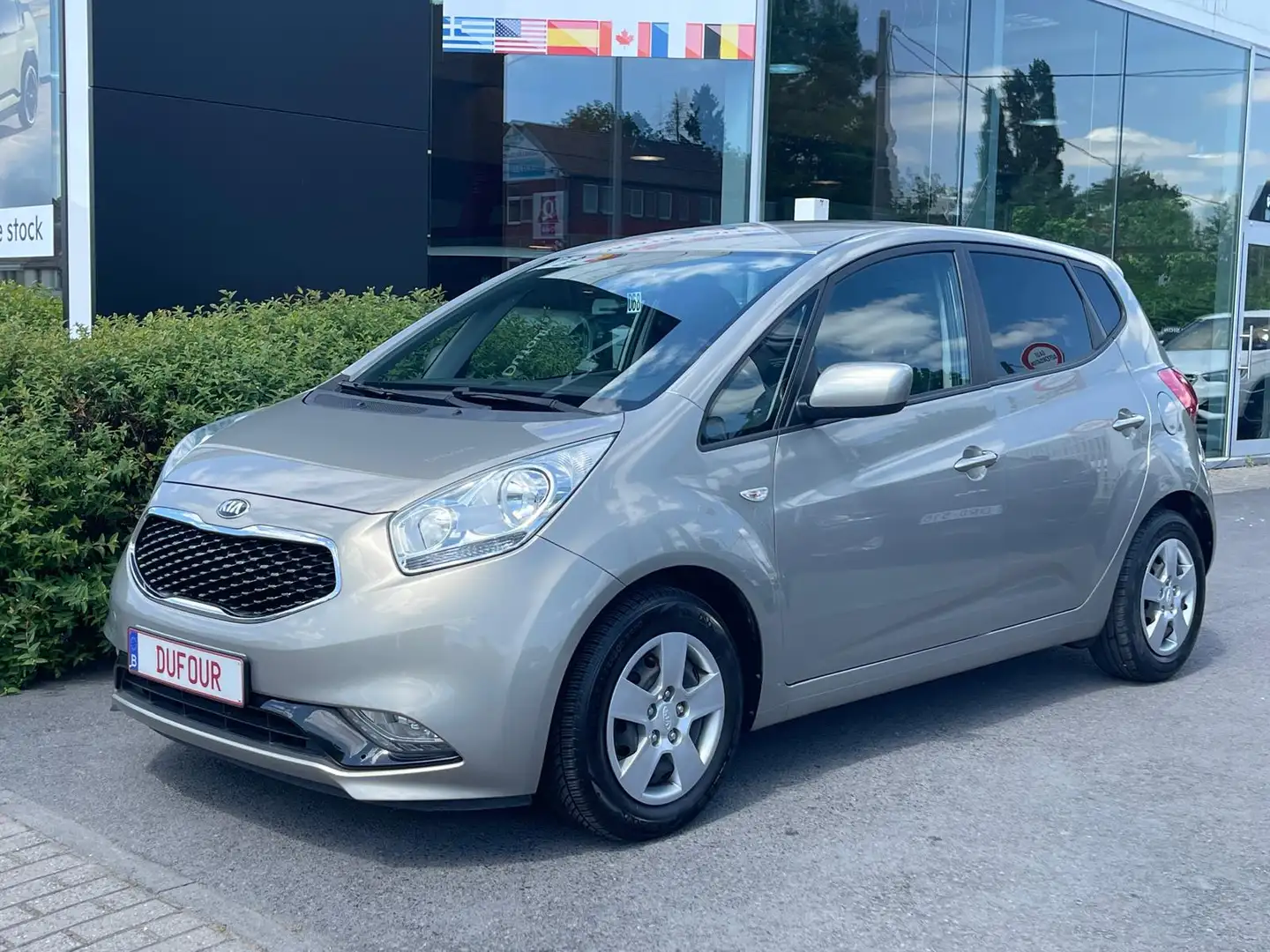 Kia Venga 1.4 essence World Edition Gris - 1