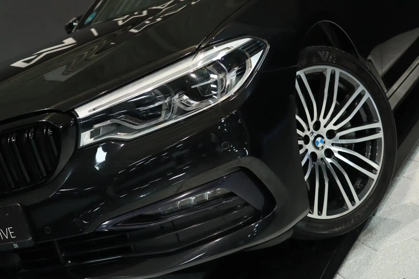 BMW 540 5-serie Touring 540i xDrive / PANODAK / Soft Close Nero - 2