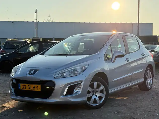 Peugeot 308 1.6 VTi Active/ AUTOMAAT / LED