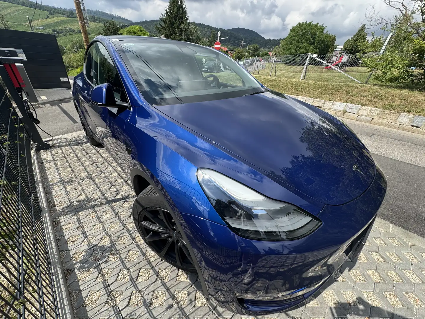 Tesla Model Y Long Range AWD 75kWh Blau Metallic, 20 Zoll Felgen - 2