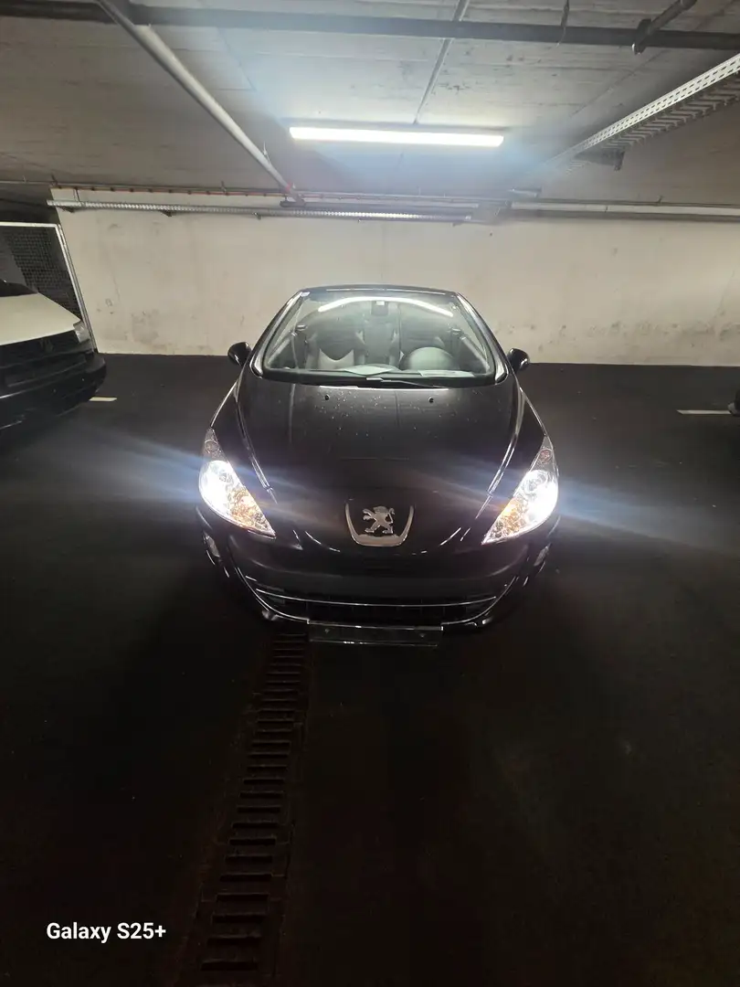 Peugeot 308 308 CC Active Pro 2,0 HDi 140 FAP Active Pro Schwarz - 1