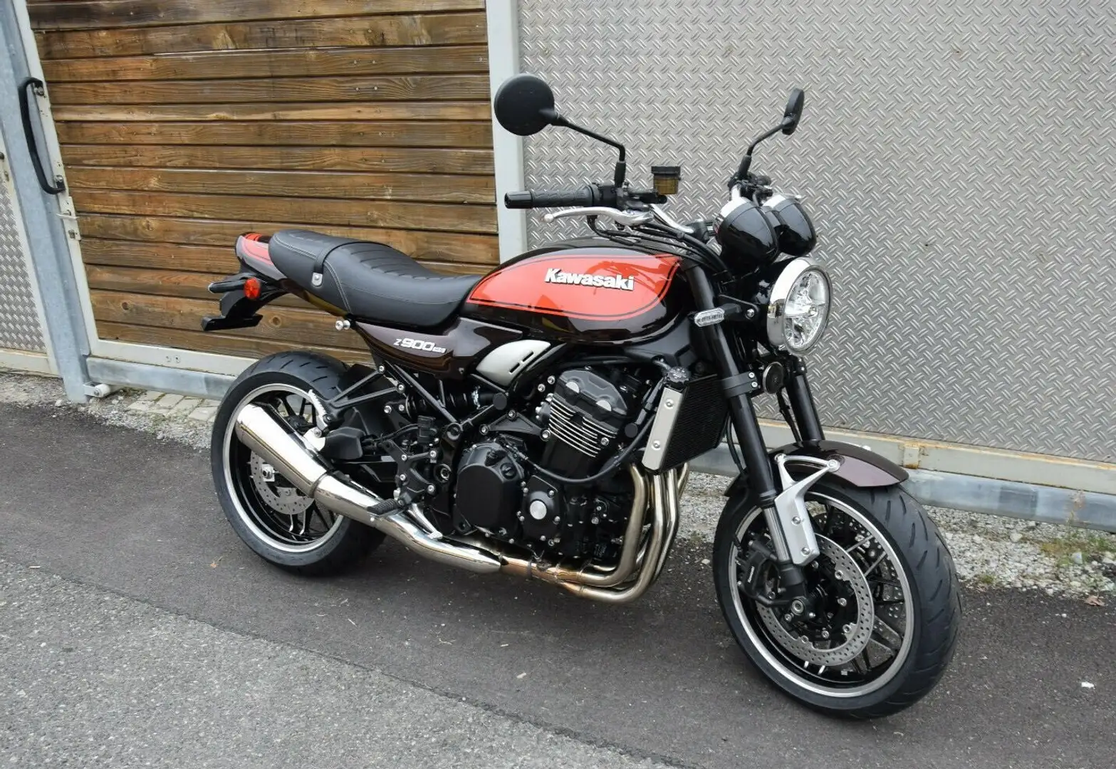 Kawasaki Z900RS Barna - 2
