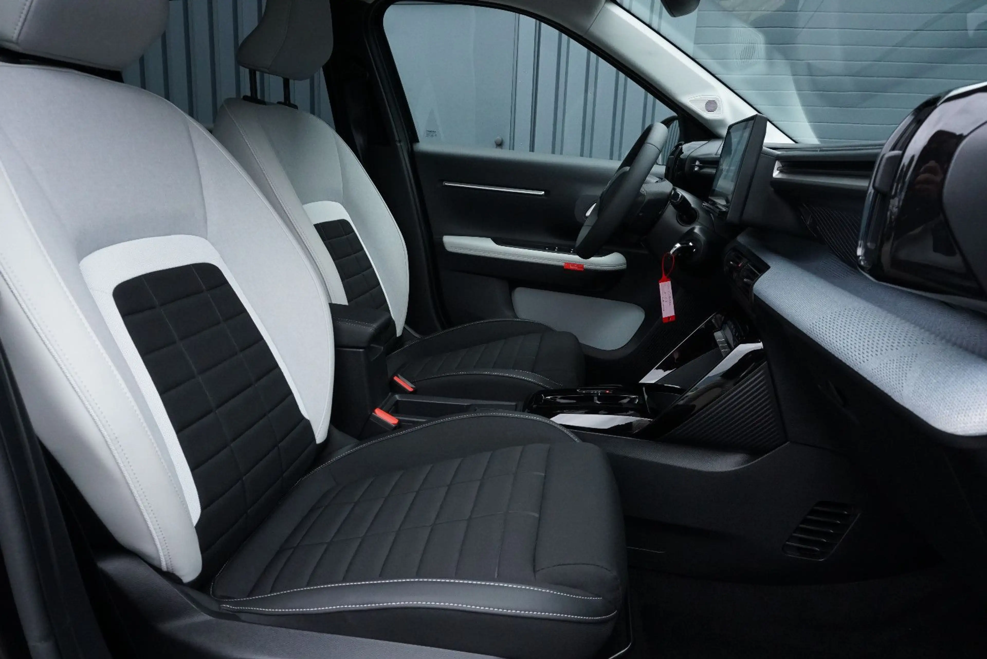 Citroen C3 ë 113 MAX 44kWh Kamera CCS Tempomat DAB+ — photo 14