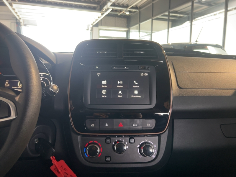 Dacia Spring Extreme ELECTRIC 65 CCS Rückfahrkamera PDC BT — photo 12