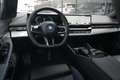 BMW 530 5-serie 530e M Sport Edition | 300PK | Pano | Harm Grijs - thumbnail 12