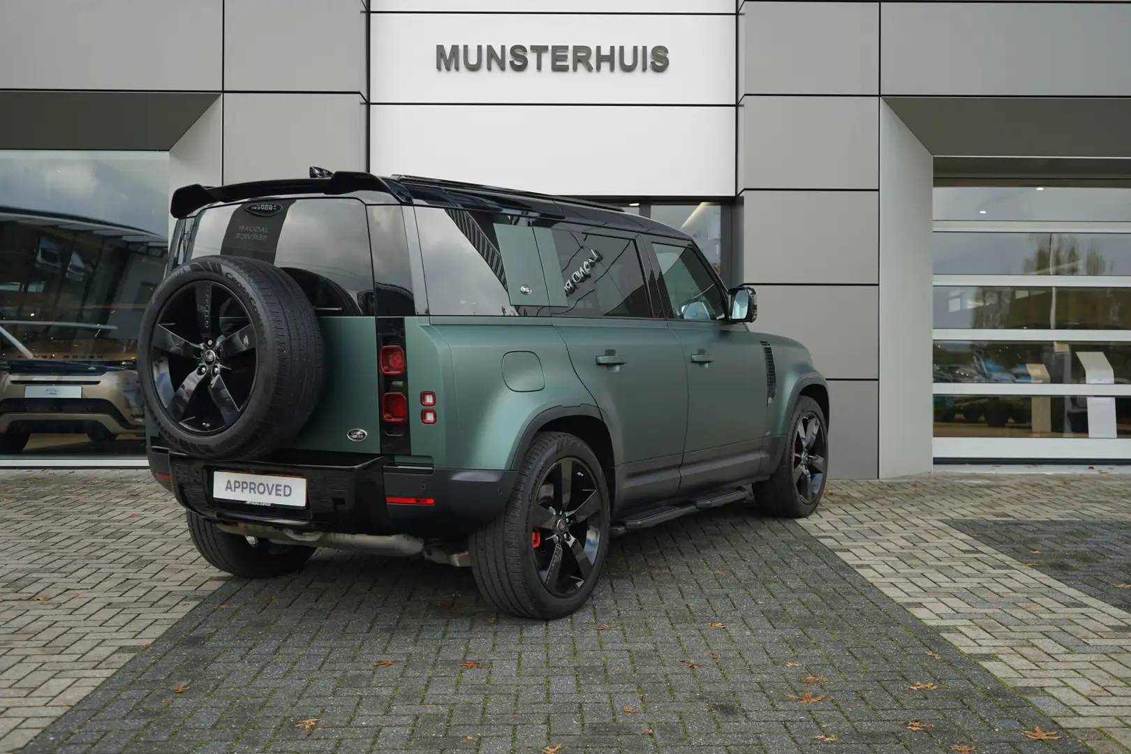 Land Rover Defender 110 3.0 D250 110 HSE 7p. | Elektrische trekhaak | Vert - 2