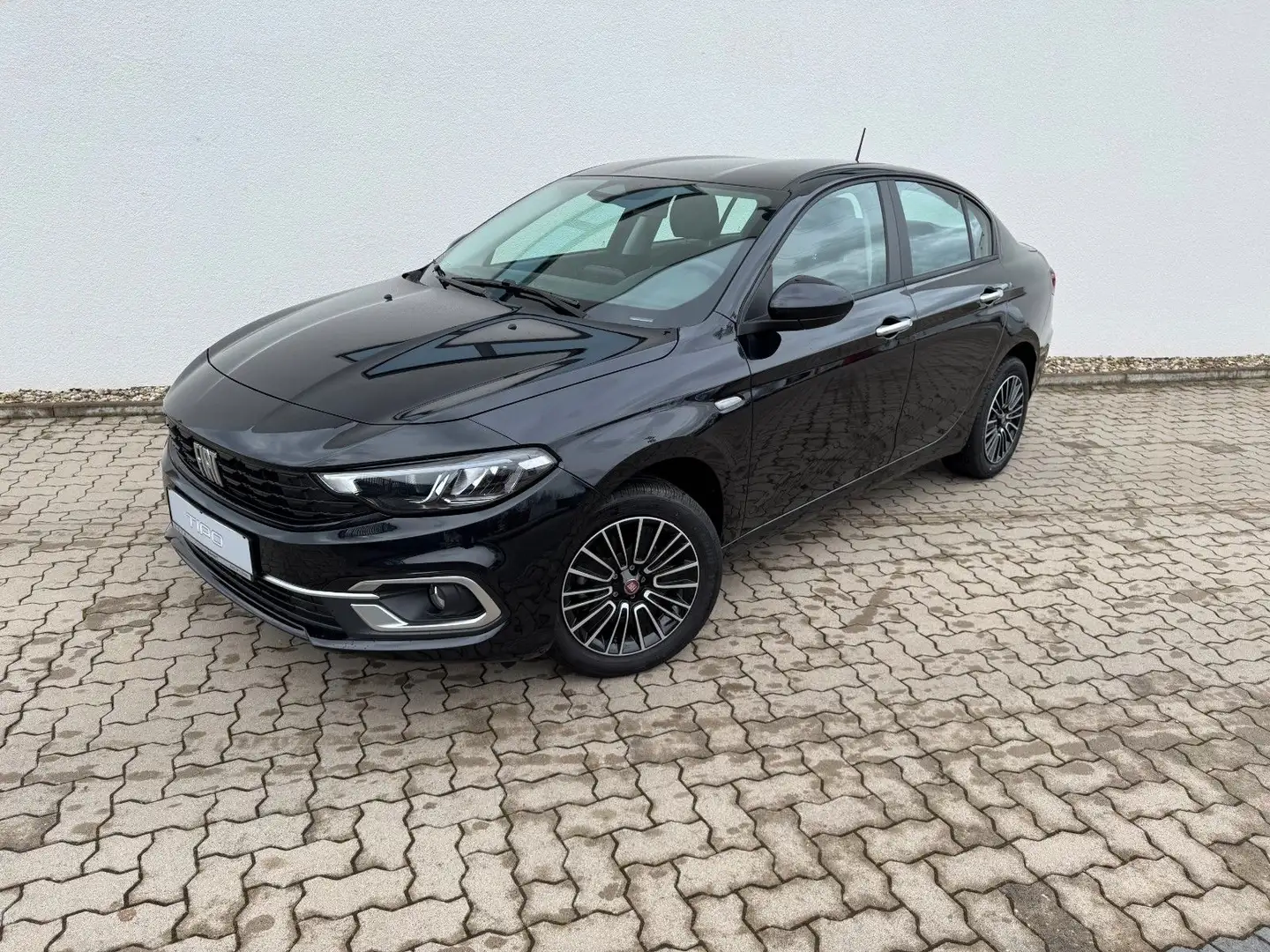 Fiat Tipo Limousine URBAN 1.6 M-Jet Life Diesel + LED Zwart - 2