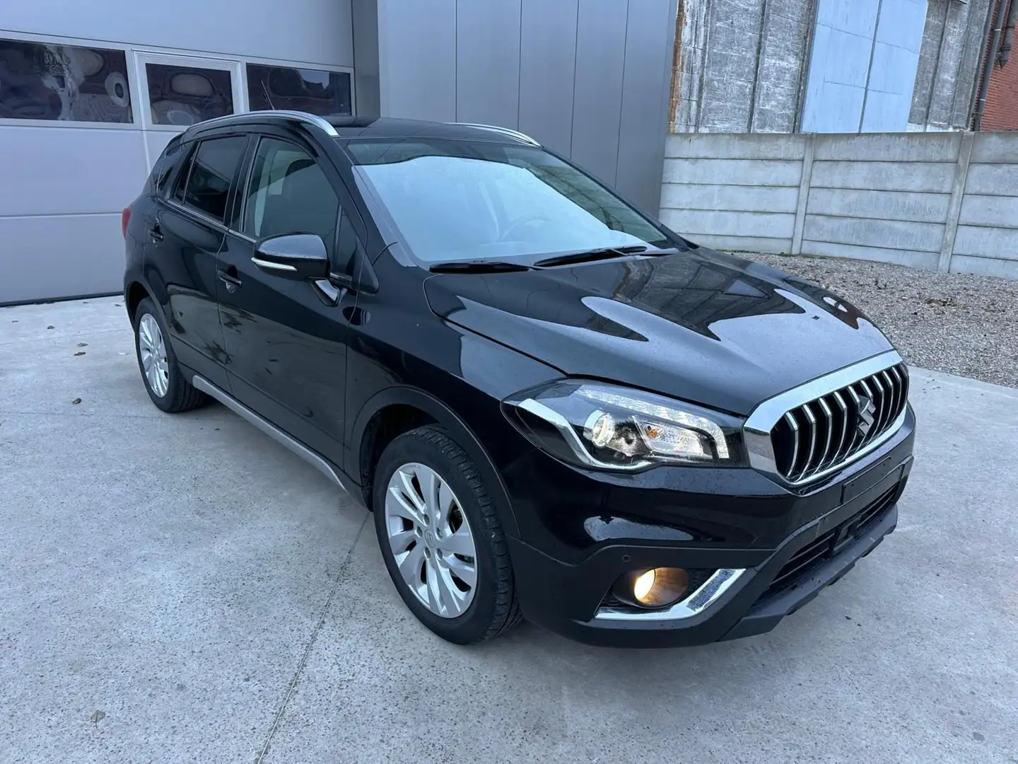 Suzuki S-Cross SX4 S-Cross 1.4 Boosterjet Hybrid Aut. Comfort+ Zwart - 1