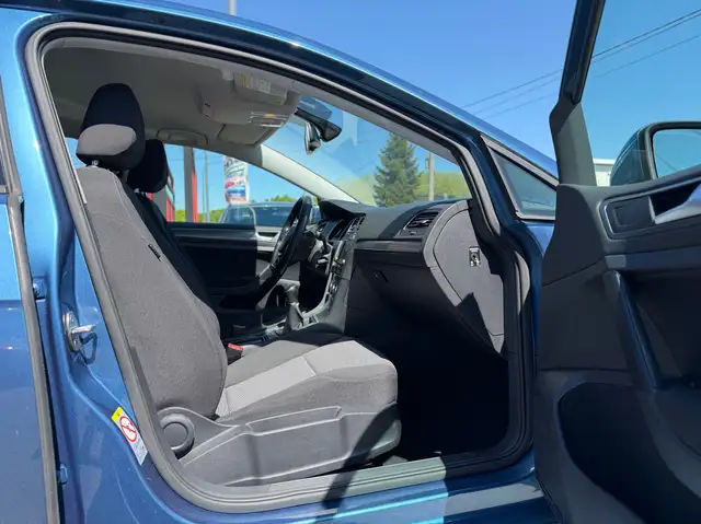 Volkswagen Golf view 10