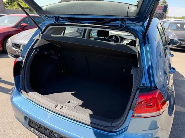 Volkswagen Golf view 11
