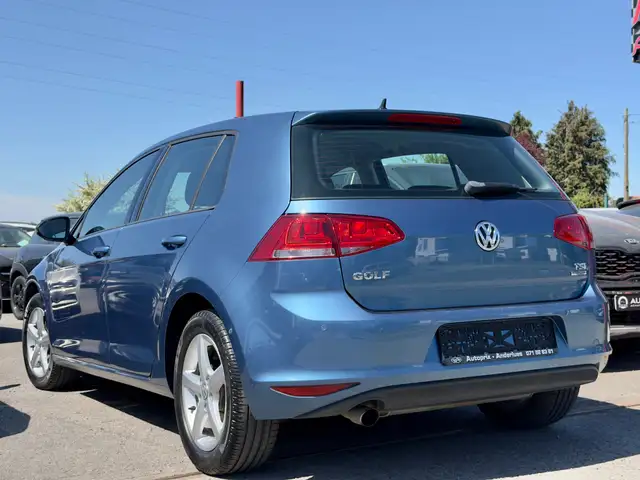 Volkswagen Golf view 5