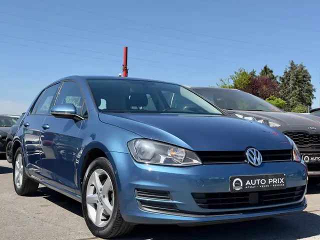 Volkswagen Golf view 2