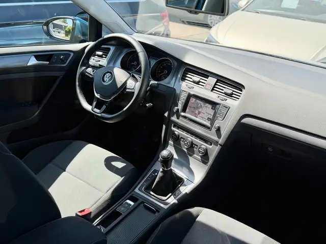 Volkswagen Golf view 13