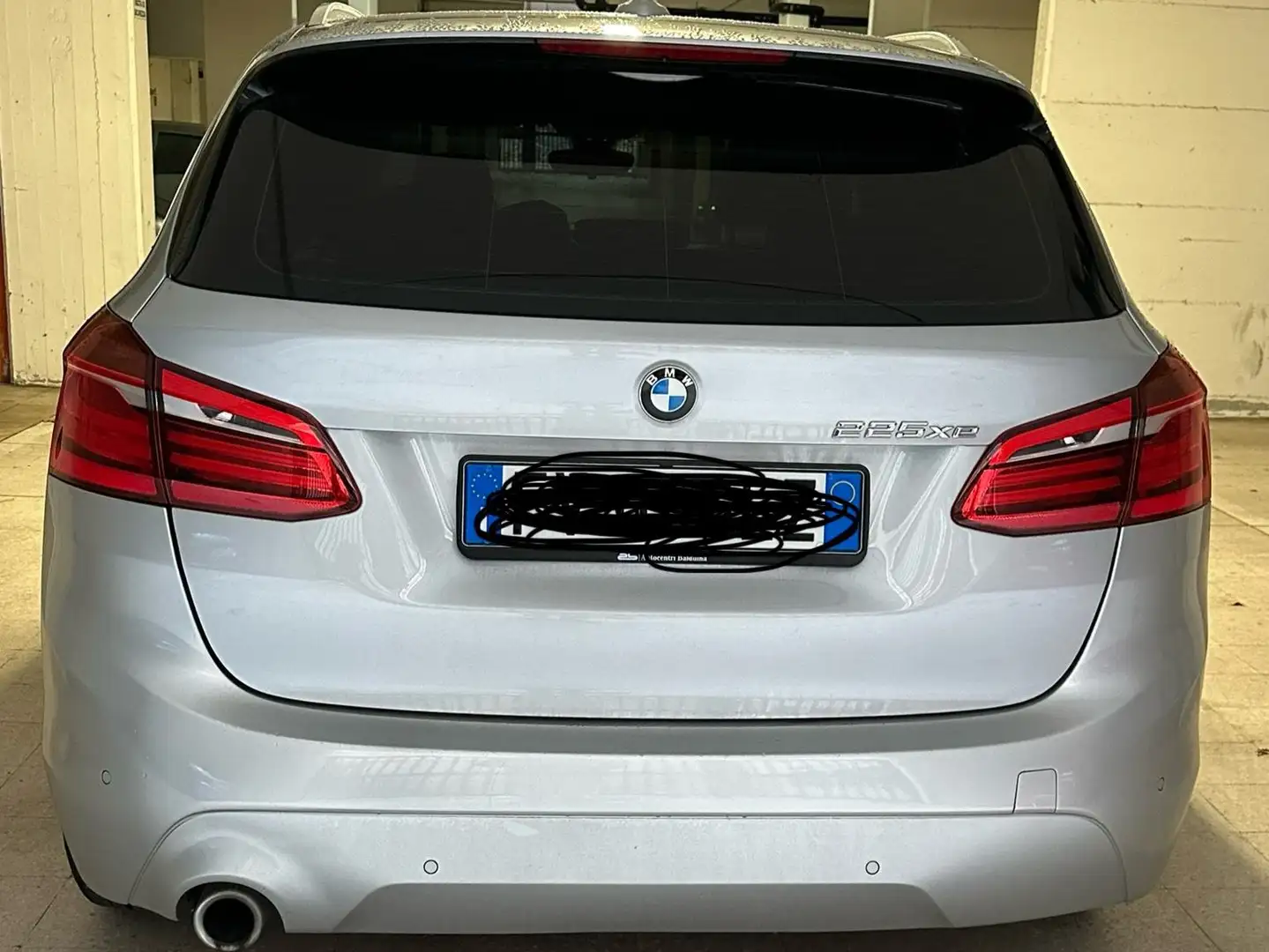BMW 225 225 XE Luxury Gris - 2