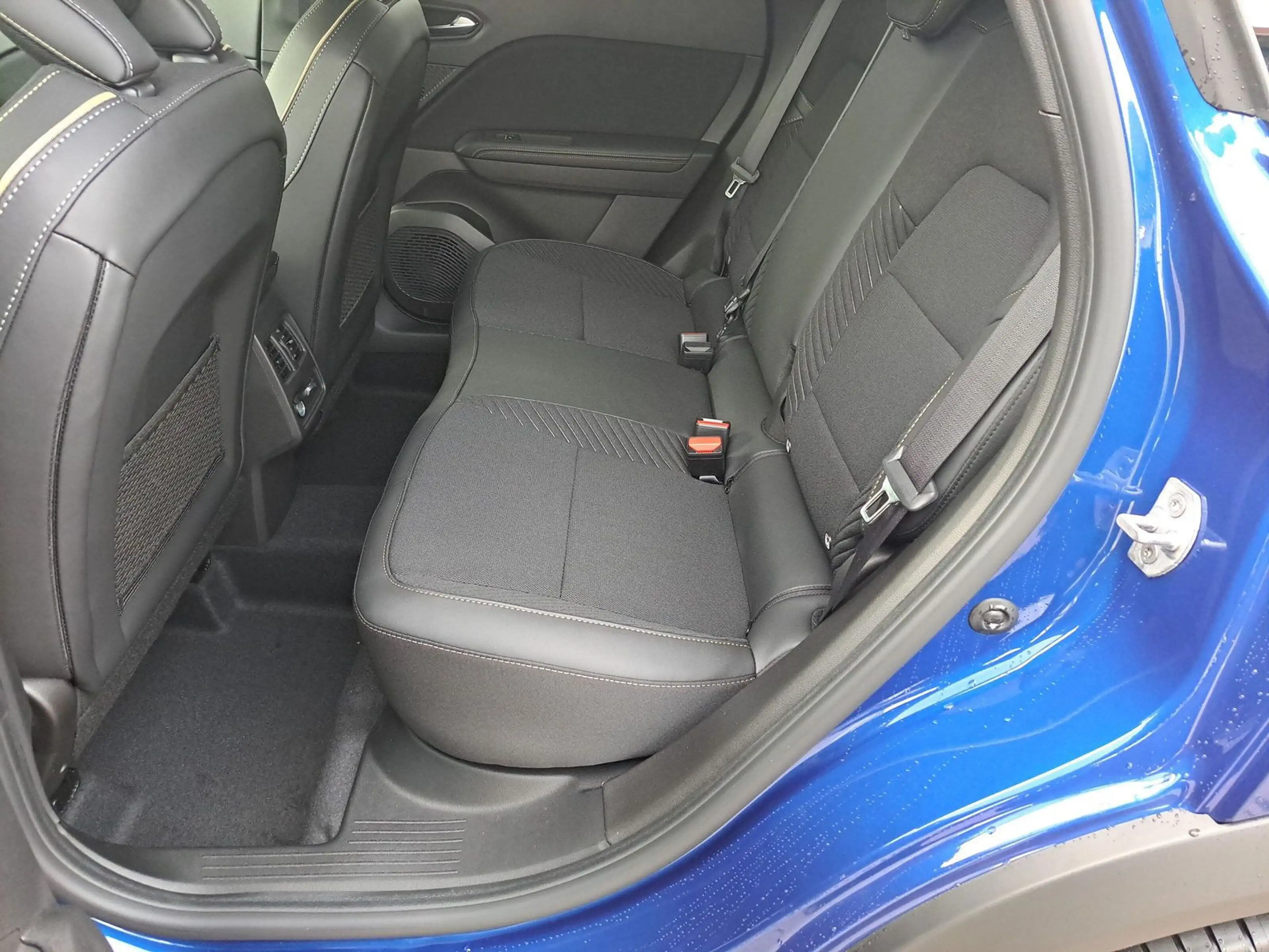 Renault Symbioz 1.8 E-TECH Full Hybrid 160 Iconic — photo 14