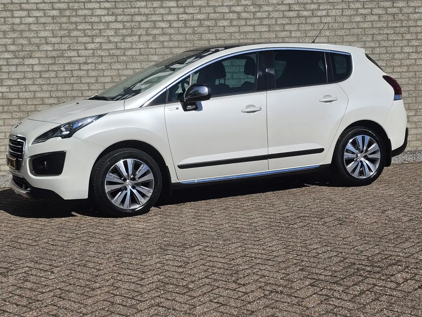 Peugeot 3008 1.2 PureTech Style Pano-dak/Camera/Trekhaak Wit - 2
