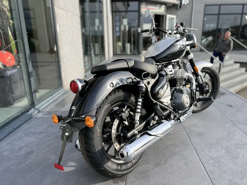 Royal Enfield Super Meteor 650 - foto 4