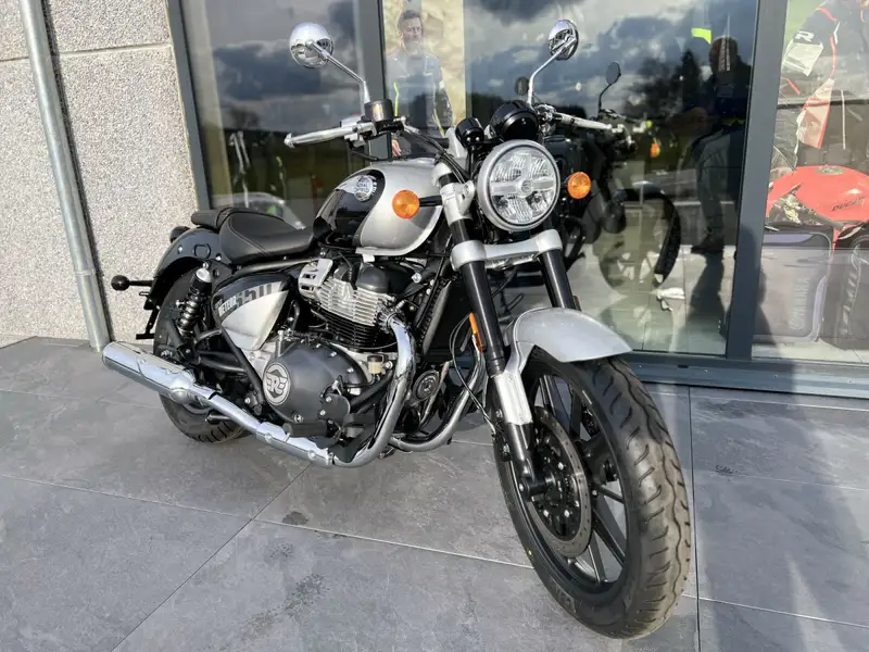 Royal Enfield Super Meteor 650 - foto 5