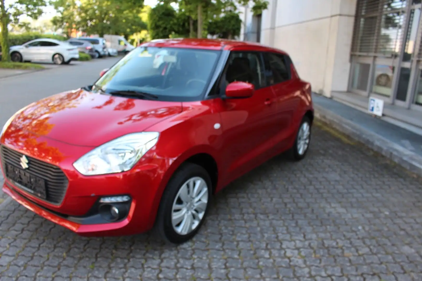 Suzuki Swift Comfort 4x4~ 1 Hand Rouge - 1