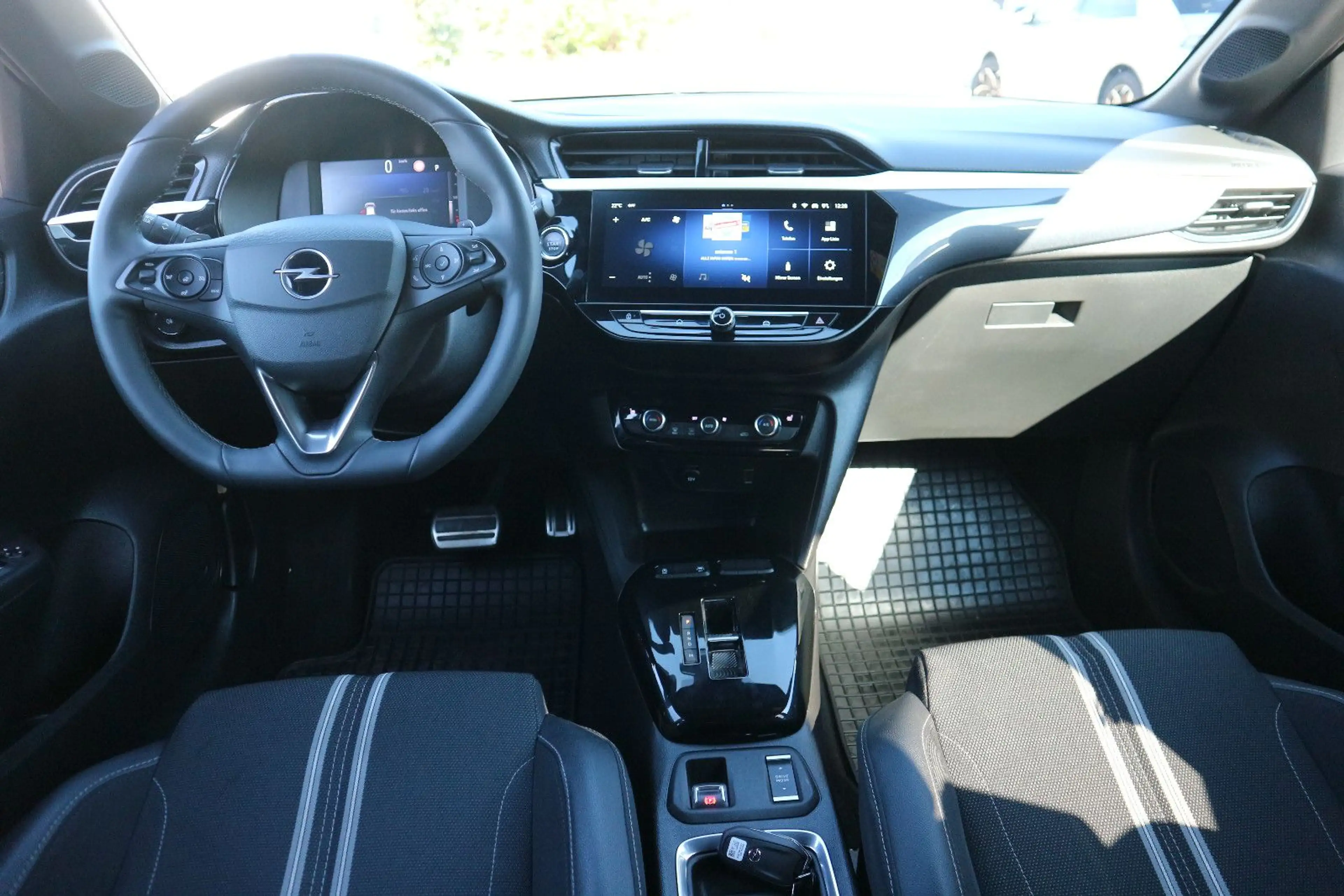 Opel Corsa F GS Automatik Kamera Sitzheizung Navi — photo 8
