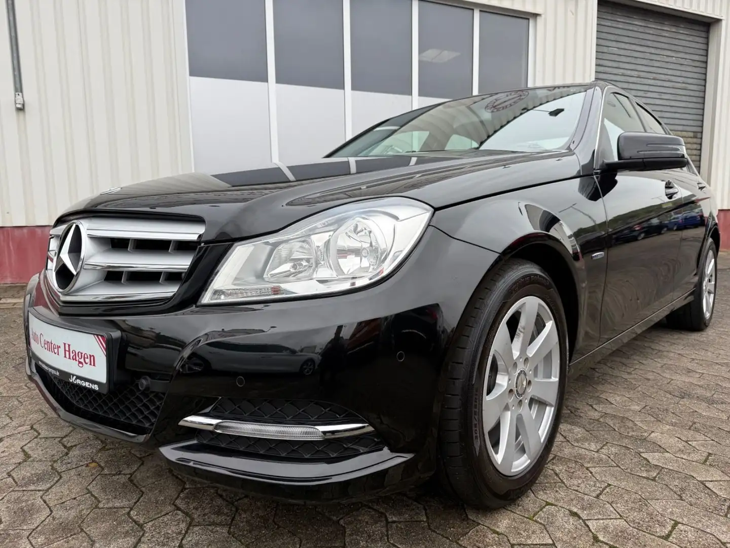 Mercedes-Benz C 180 C-Klasse 180 Lim. 115kW 156PS/SHZ/PDC/NAVI/82tkm Noir - 1
