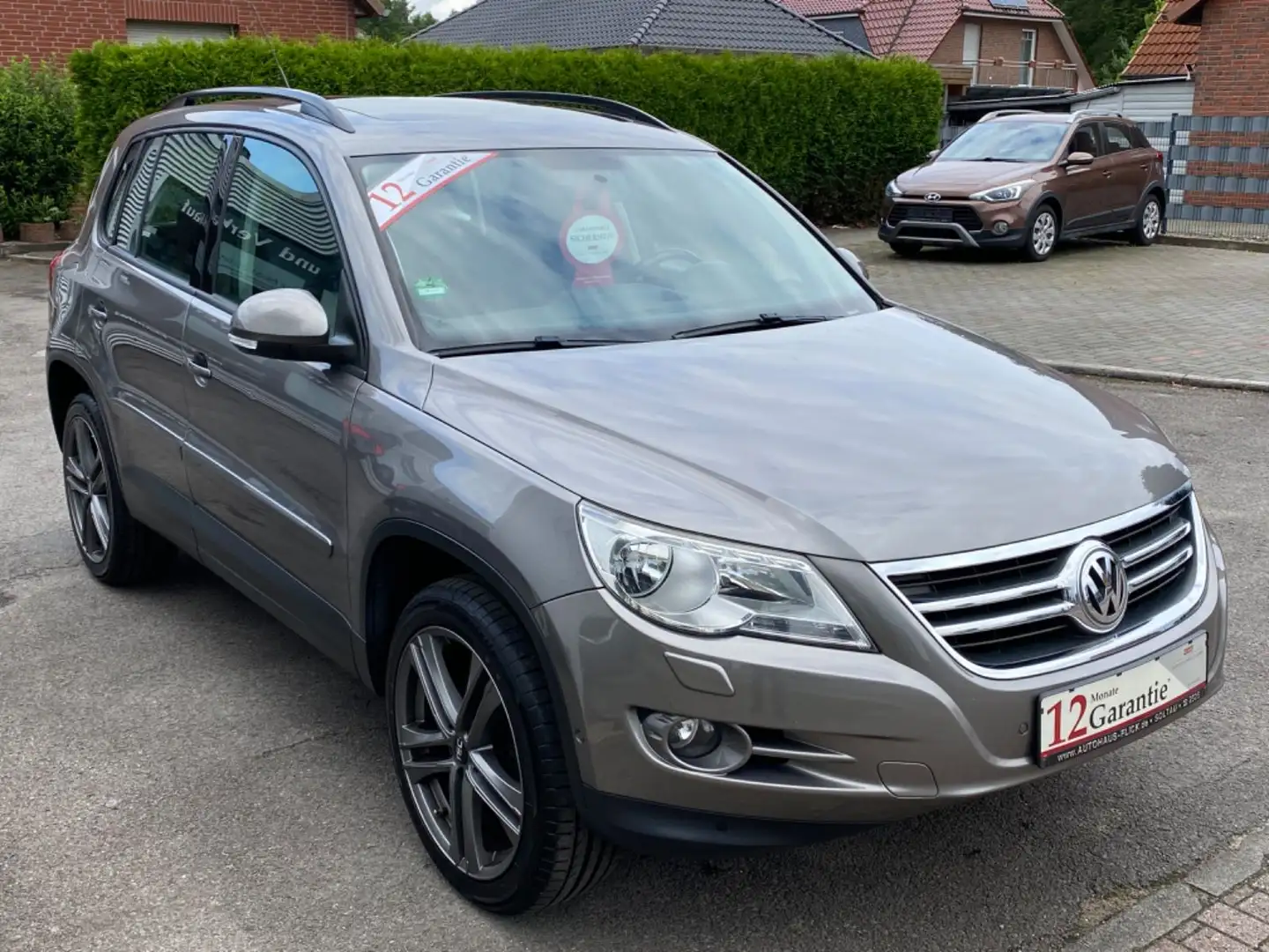 Volkswagen Tiguan Track & Field 4Motion/AHK/PDC/19°Alu/Pano Grigio - 2