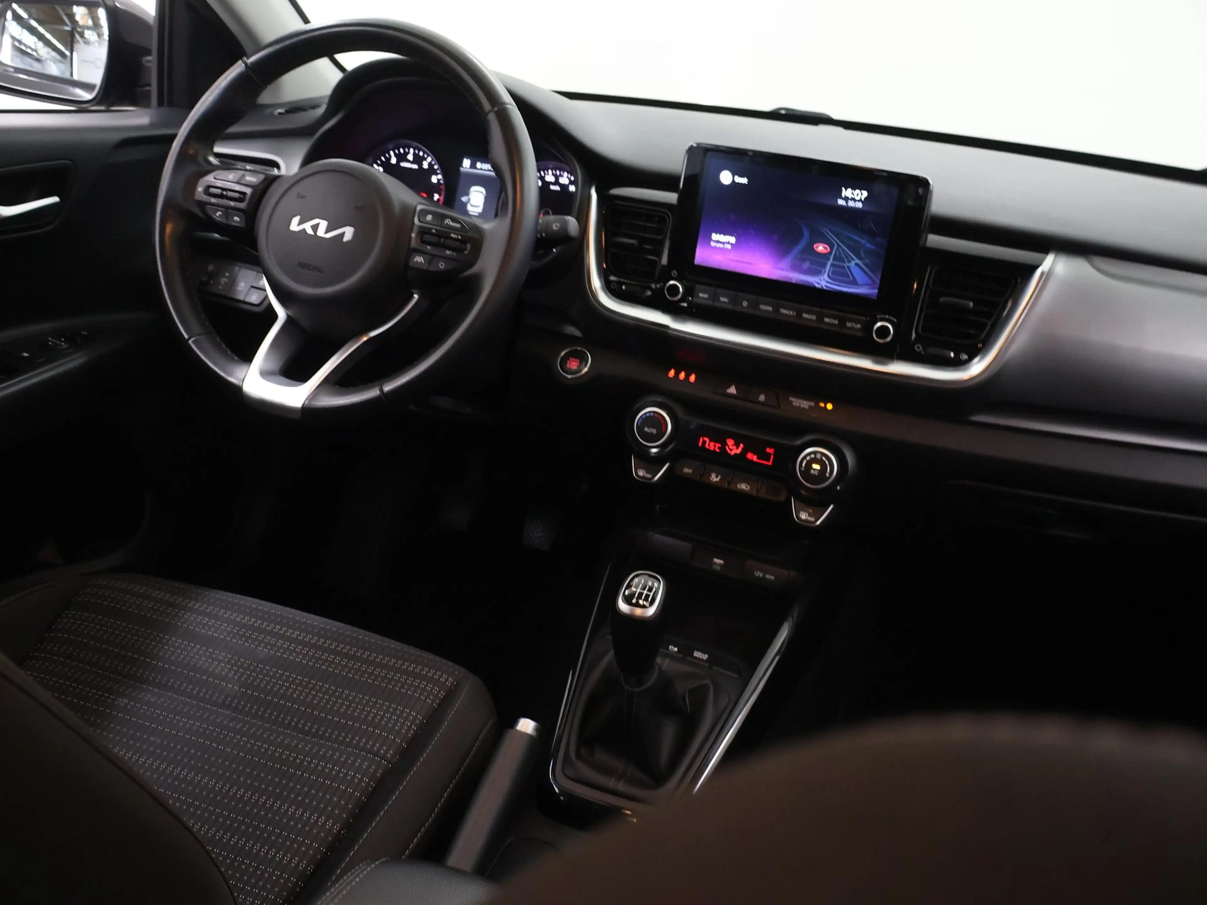 Kia Stonic 1.0 T-GDi MHEV DynamicPlusLine | Trekhaak | Naviga — photo 9