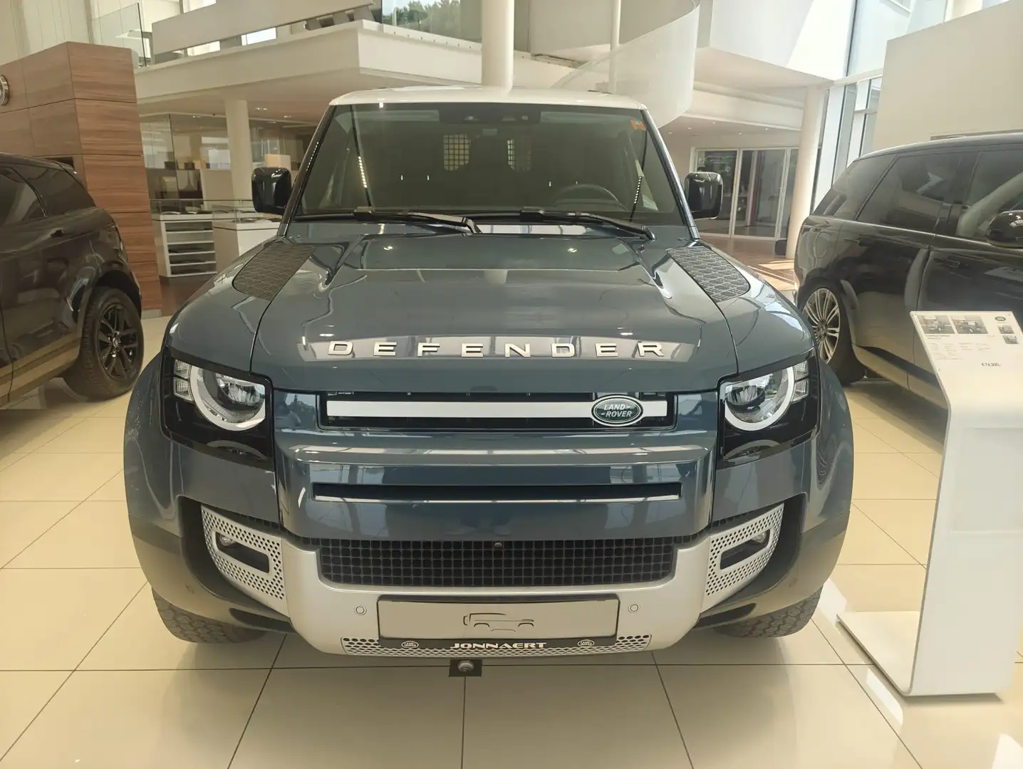 Land Rover Defender Hardtop S D250 Blauw - 2