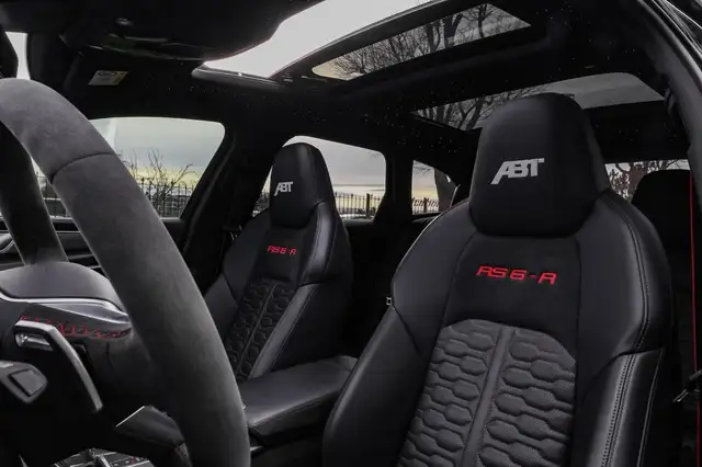 Audi RS6 view 12