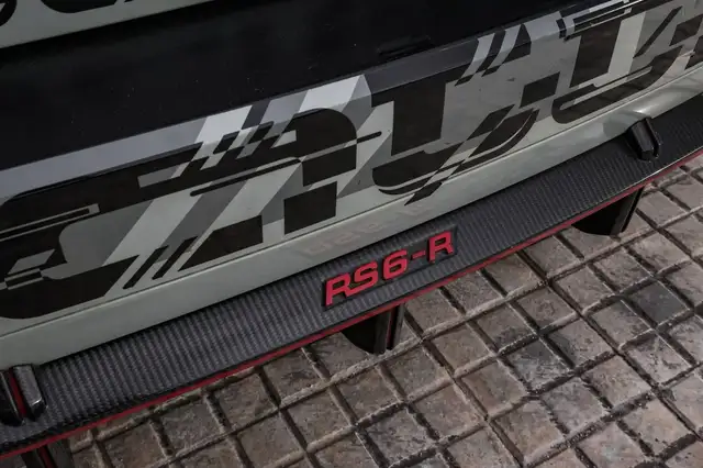 Audi RS6 view 11