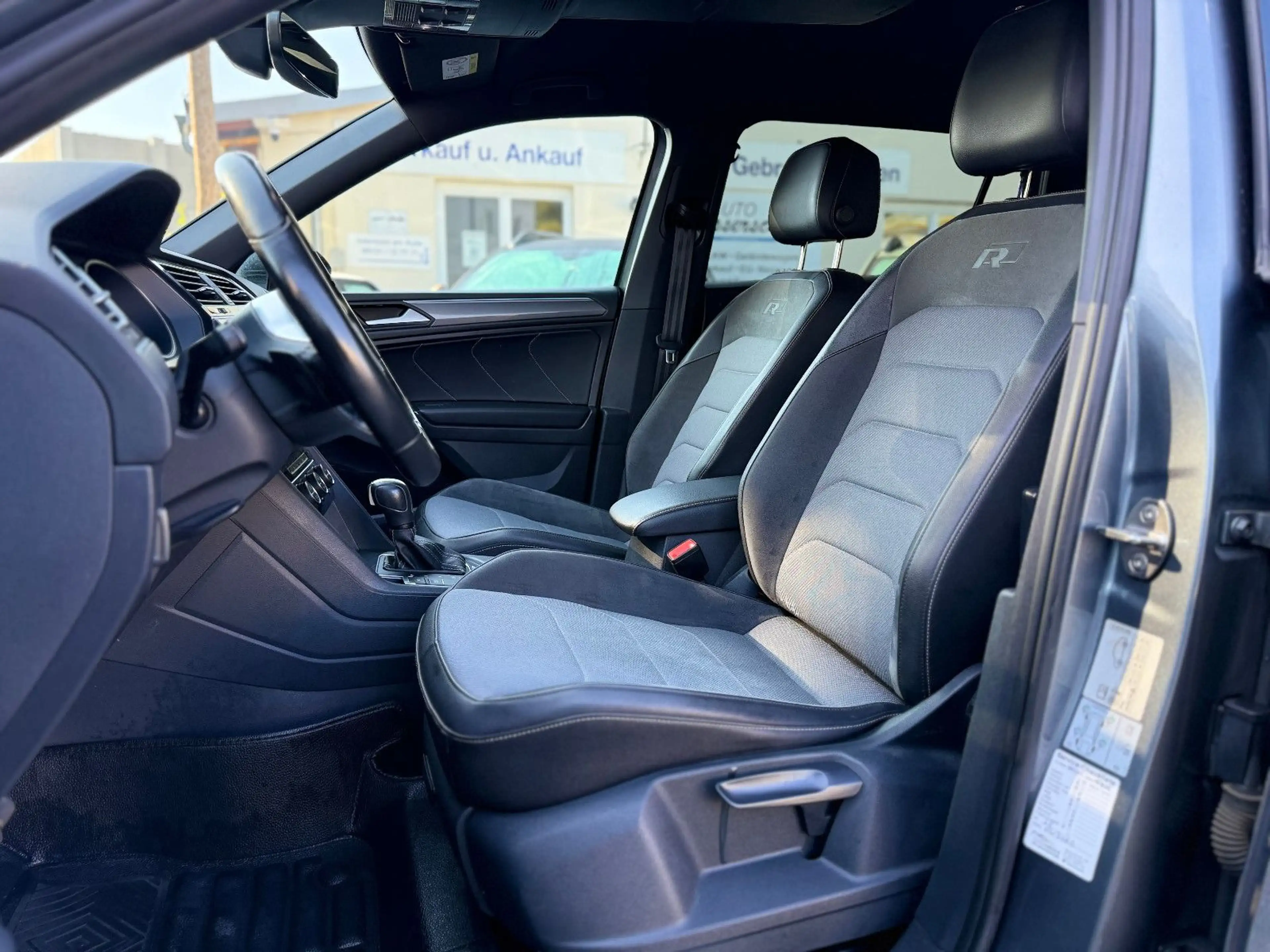 Volkswagen Tiguan Allspace Highline R-LINE 4Motion DSG AHK — photo 13