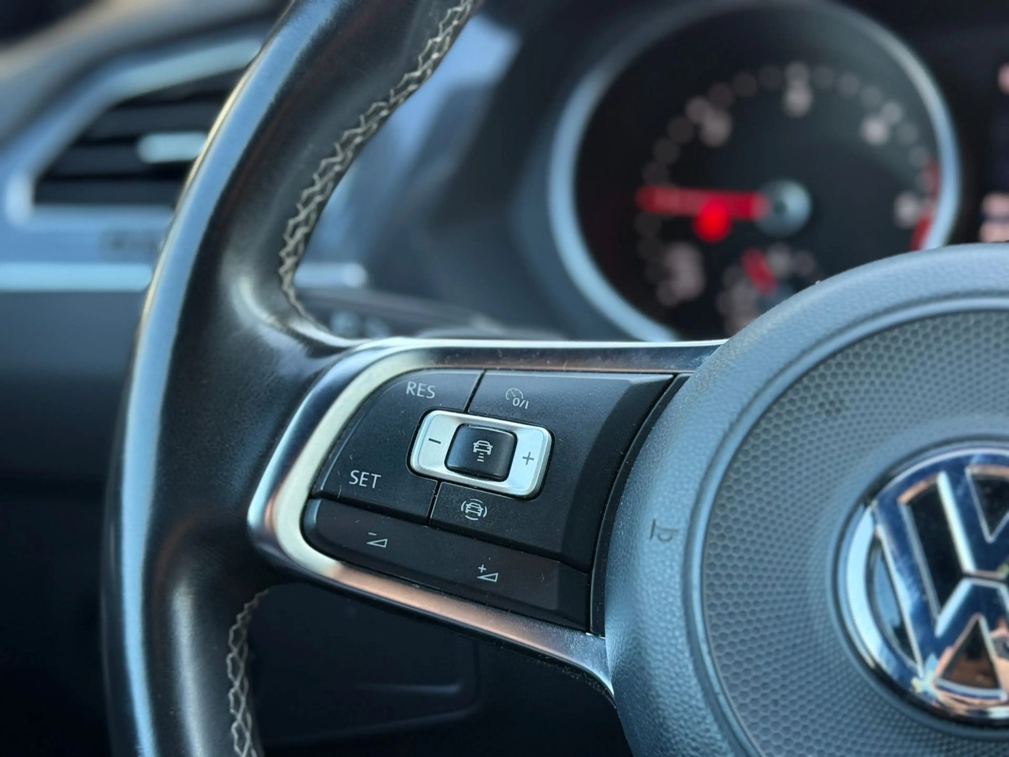 Volkswagen Tiguan Allspace Highline R-LINE 4Motion DSG AHK — photo 12
