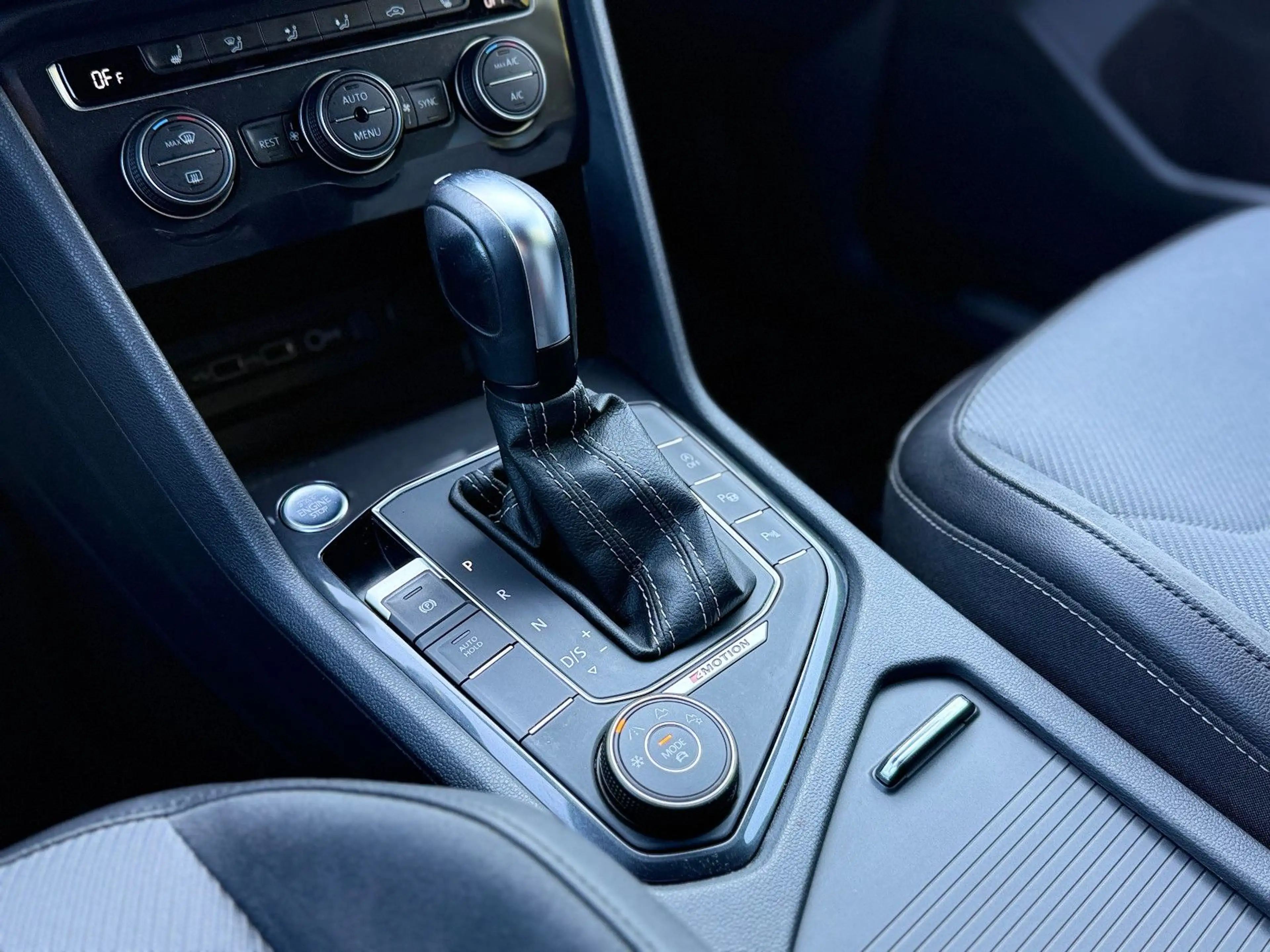 Volkswagen Tiguan Allspace Highline R-LINE 4Motion DSG AHK — photo 8