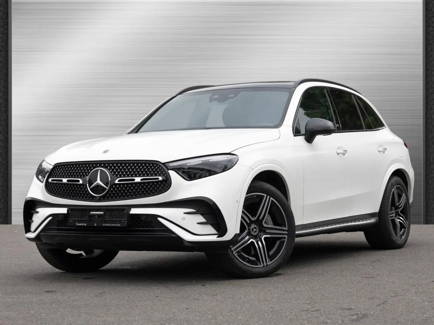 Mercedes-Benz GLC 300 de 4M , BURM AMG NIGHT DISTR SPUR PANO Weiß - 2